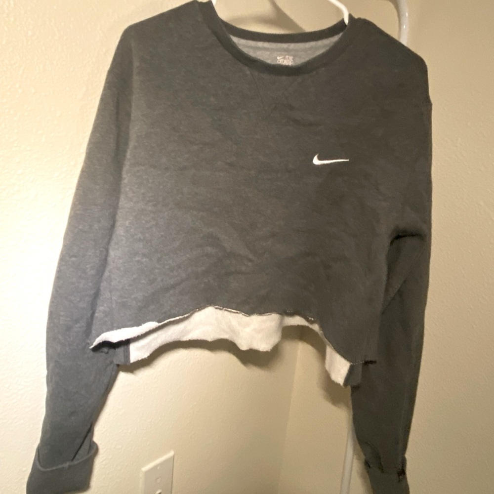 Nike Gray Cropped Sweatshirt Women’s XL